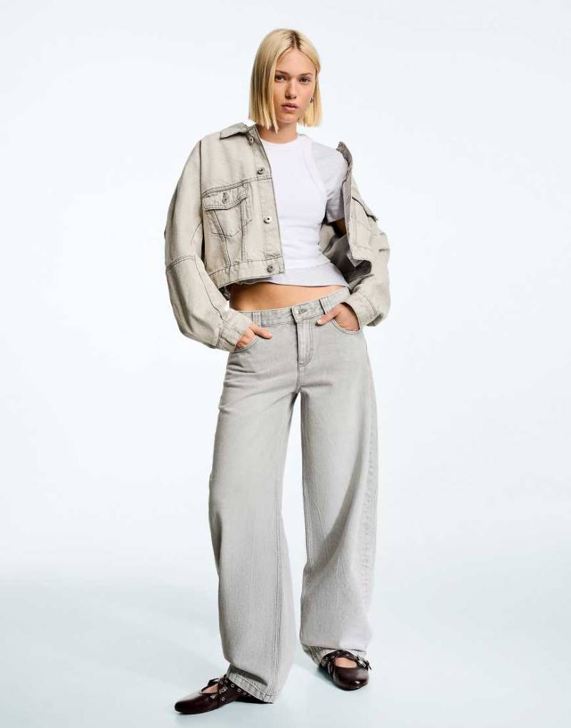 Bershka - Barrel-Jeans in Hellgrau von Bershka