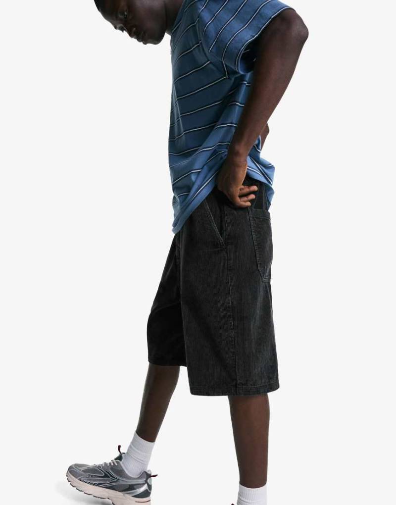 Bershka - Bermuda-Joggingshorts aus Cord in Schwarz von Bershka