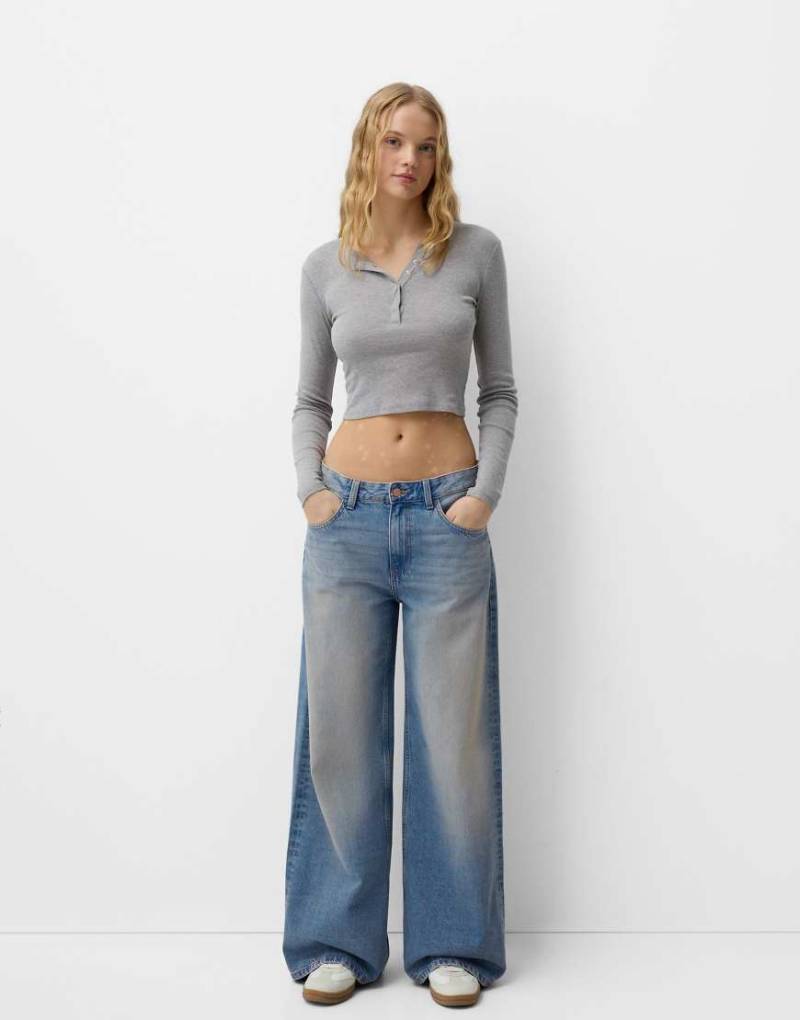Bershka - Blaue Jeans mit weitem Bein von Bershka
