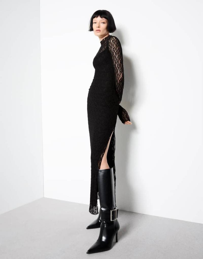 Bershka - Blonde - Langärmliges Midikleid aus Spitze in Schwarz von Bershka