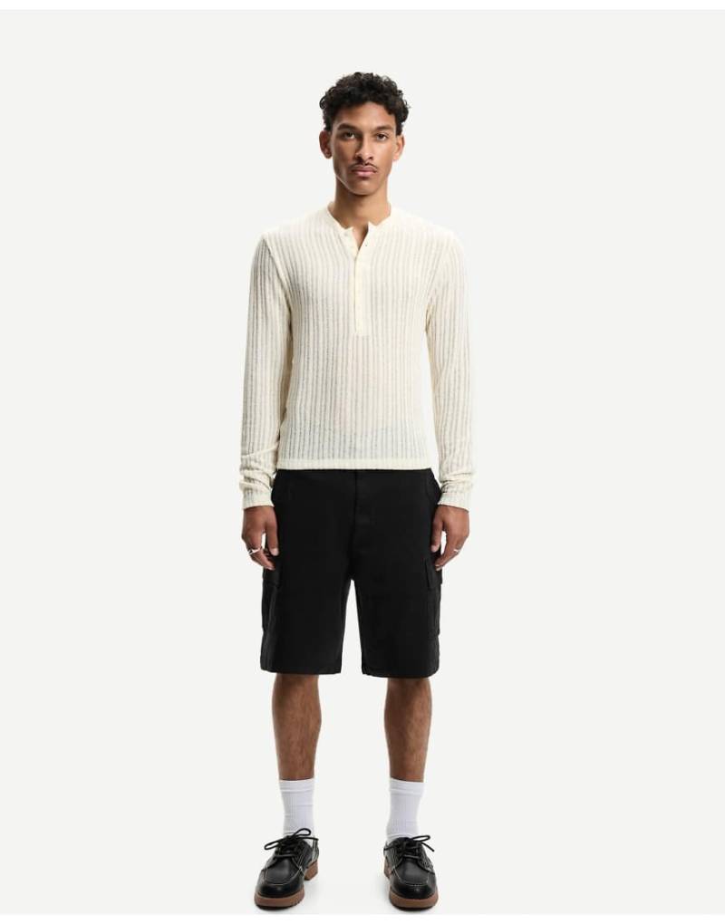 Bershka - Cargo-Bermuda-Shorts in Schwarz von Bershka