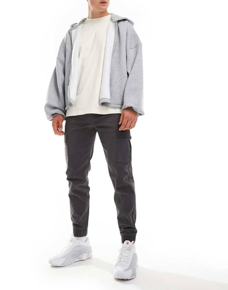 Bershka - Cargohose in Grau von Bershka