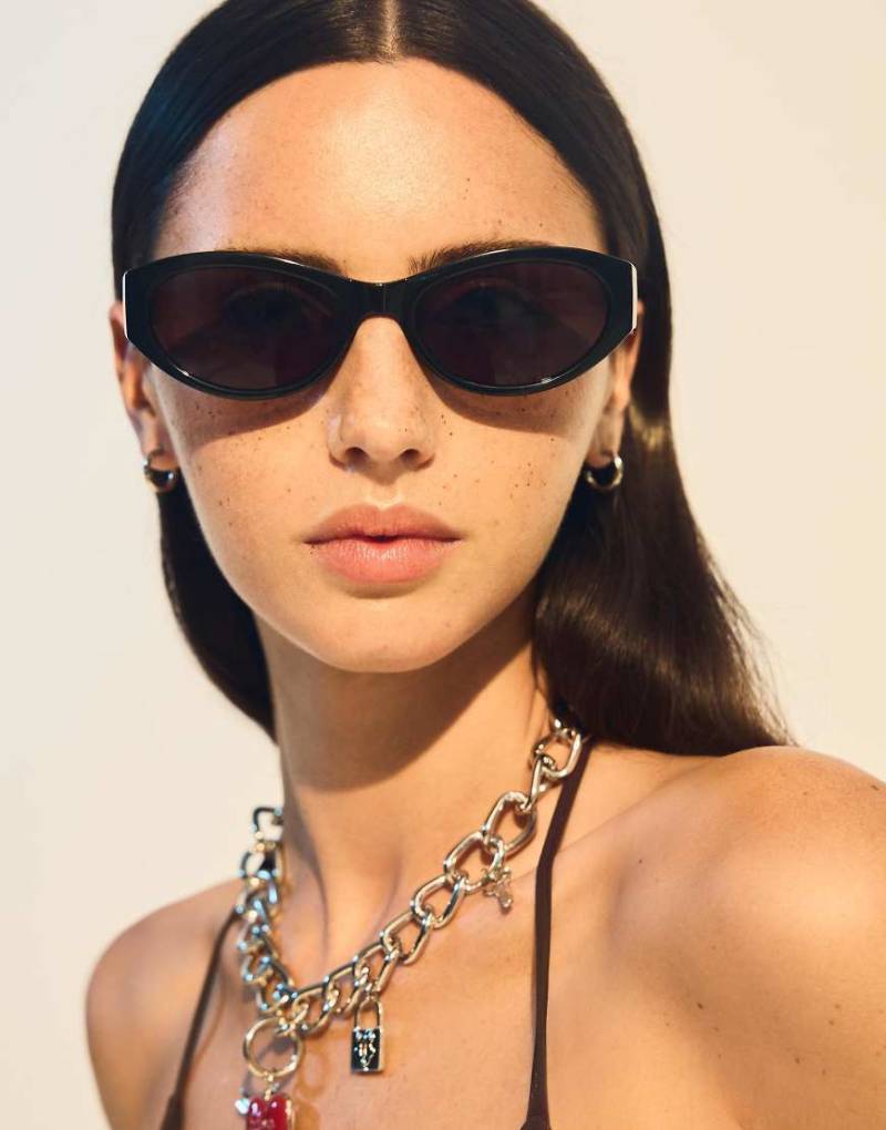 Bershka - Cateye-Sonnenbrille in Schwarz aus Kunstharz von Bershka