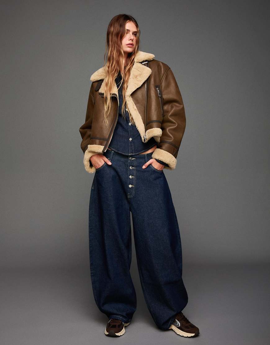 Bershka - Doubleface-Jacke in Braun-Brown Bershka - Doubleface-Jacke in Braun-Brown von Bershka