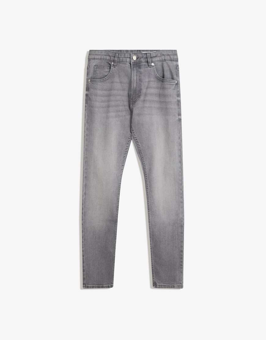 Bershka - Enge Jeans in Grau von Bershka