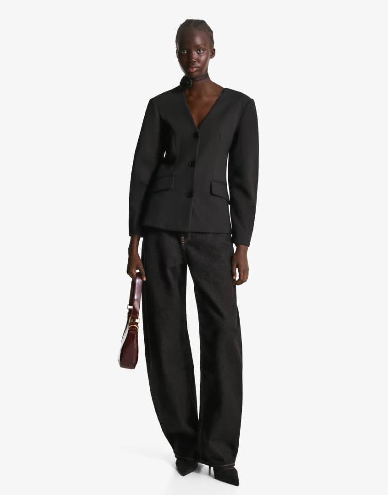 Bershka - Figurbetonter Blazer in Schwarz von Bershka