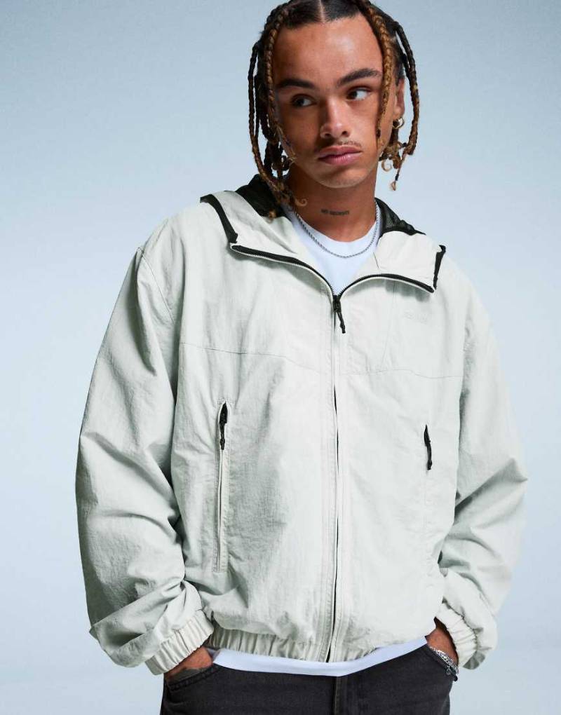 Bershka - Funktionsjacke in Beige mit Kapuze-Neutral von Bershka