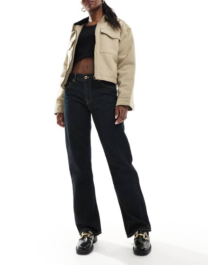 Bershka - Gerade geschnittene Jeans in Blau-Marineblau von Bershka