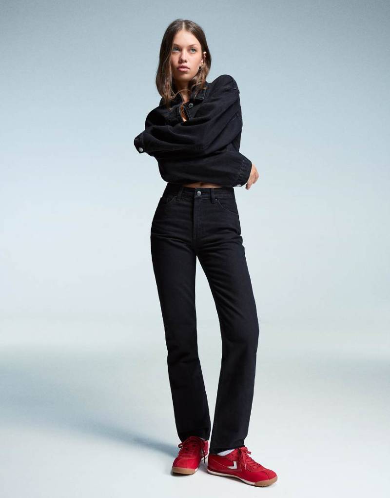 Bershka - Gerade geschnittene Jeans in Schwarz von Bershka