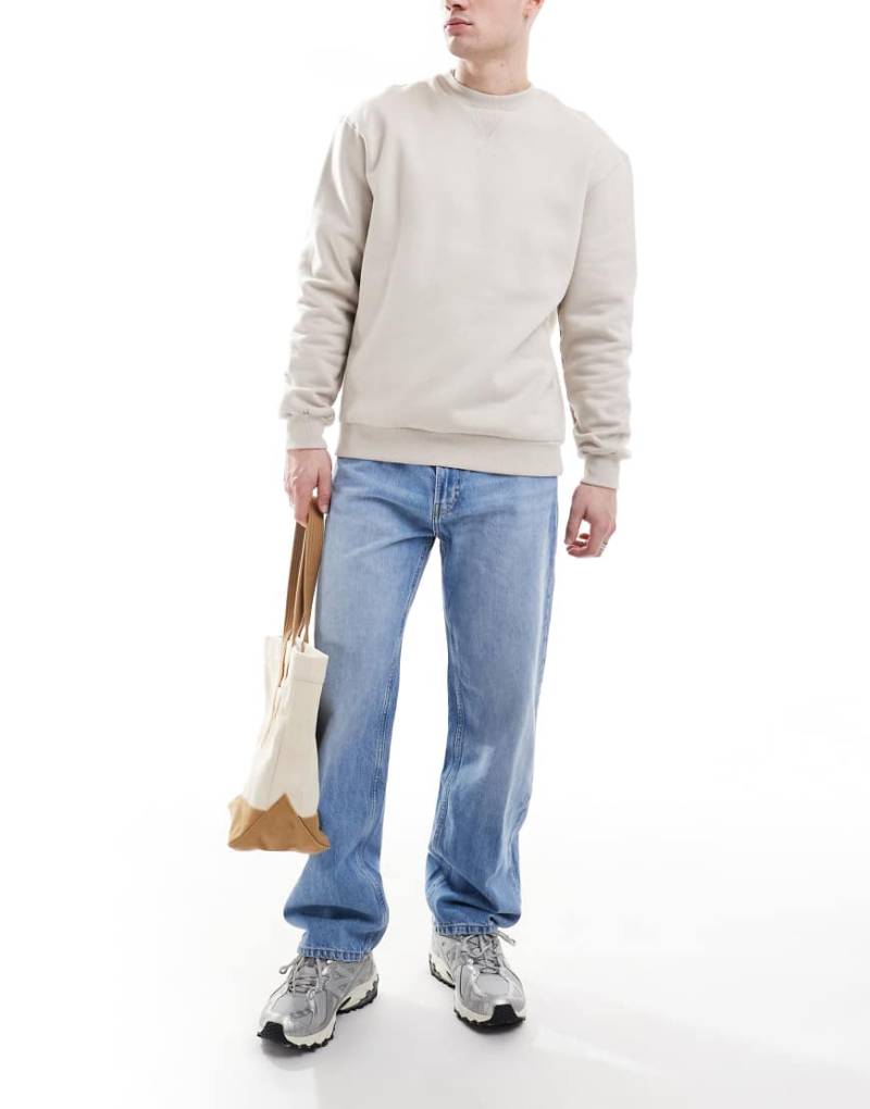 Bershka - Gerade geschnittene Jeans in mittelblauer Waschung im Stil der 90er von Bershka