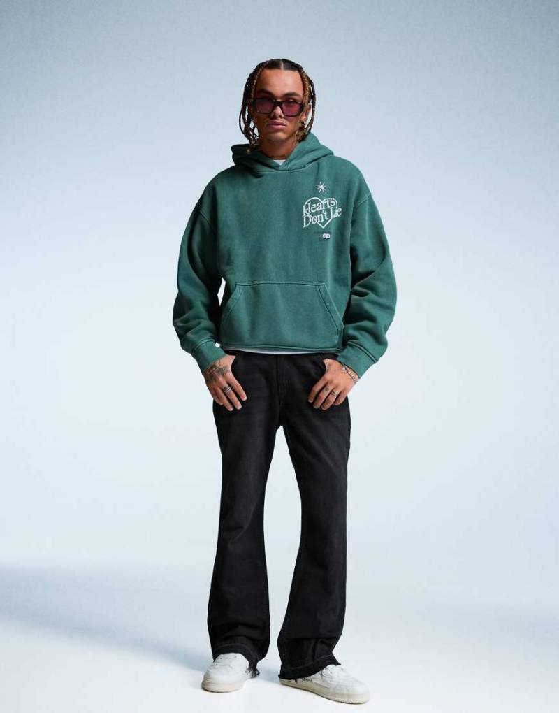 Bershka - Gerade geschnittene Schlag-Jeans in Schwarz von Bershka