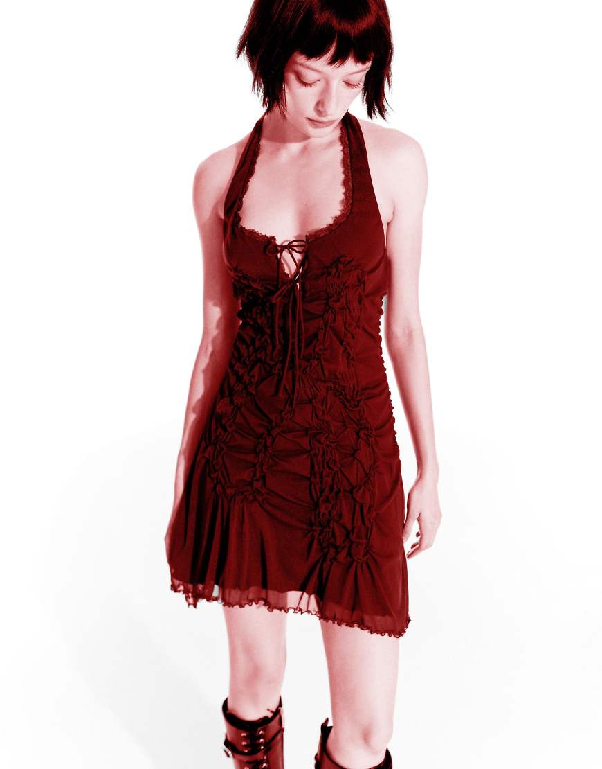 Bershka - Gerafftes Minikleid aus Spitze in Burgunderrot von Bershka