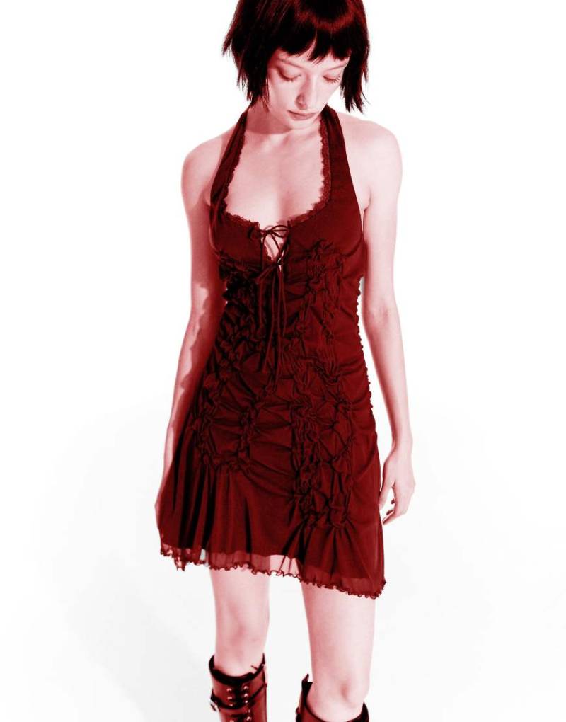 Bershka - Gerafftes Minikleid aus Spitze in Burgunderrot von Bershka