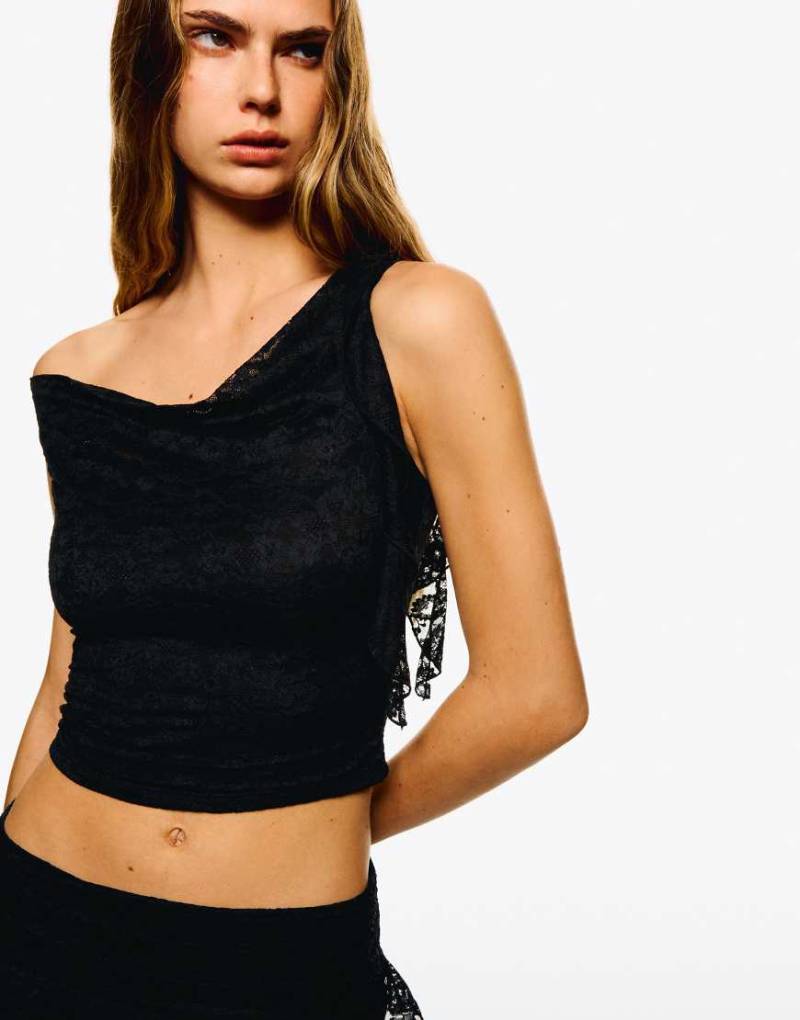 Bershka - Gerüschtes Spitzen-Oberteil in Schwarz von Bershka