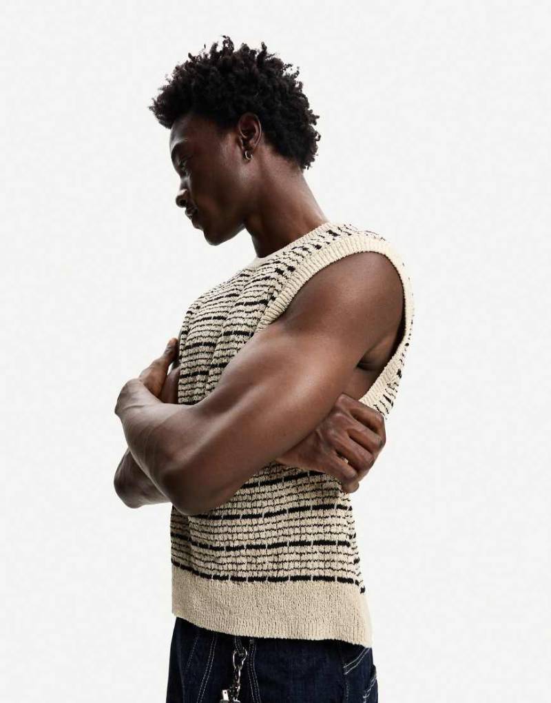 Bershka - Gestreifte Weste in Schwarz und Weiß-Bunt von Bershka