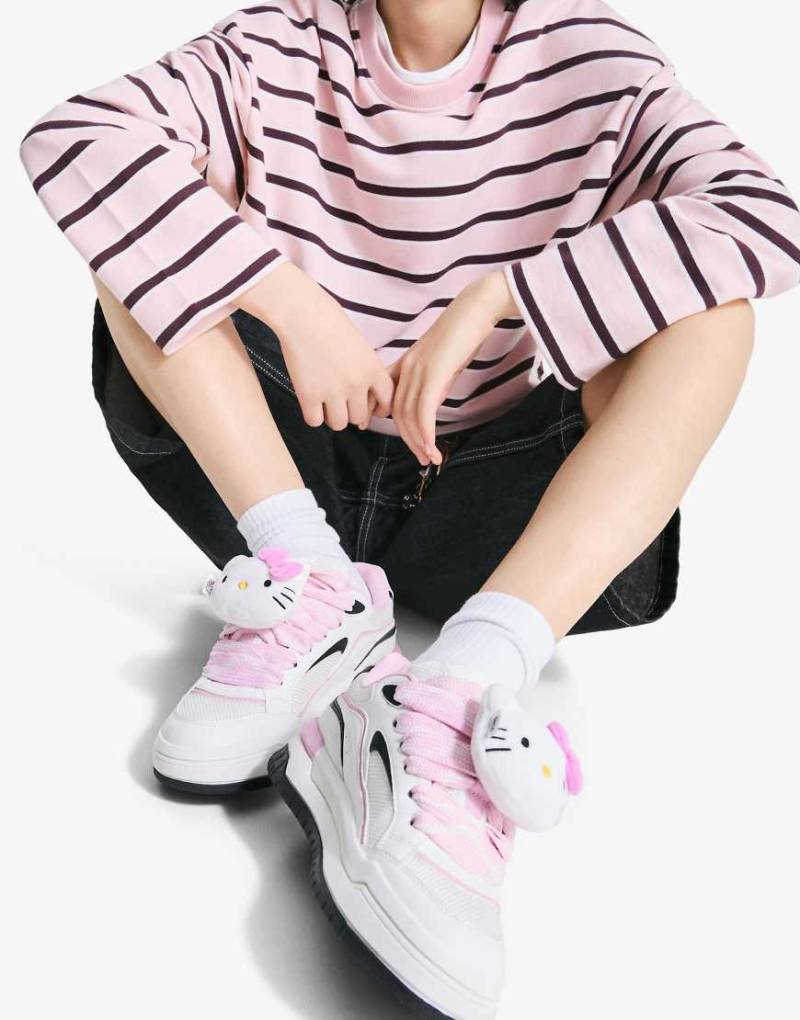 Bershka - Hello Kitty - Skater-Sneaker in Weiß von Bershka