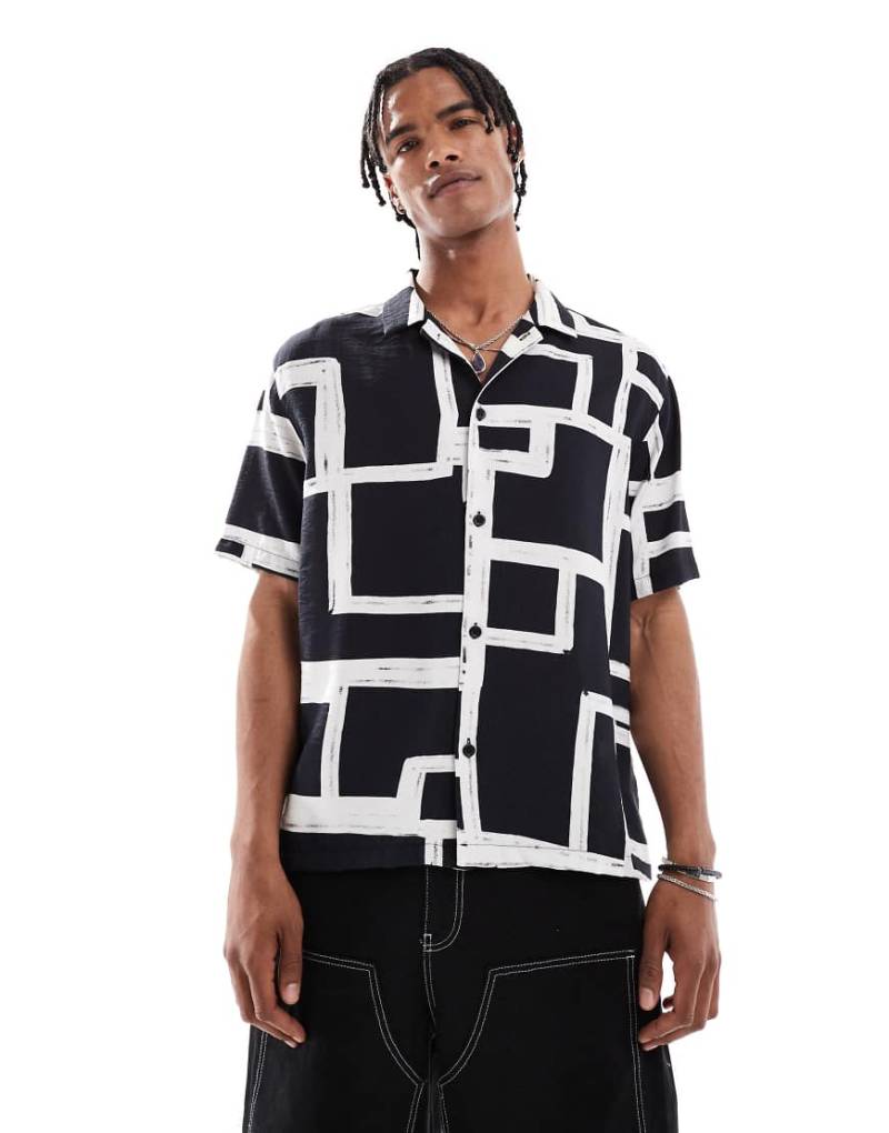 Bershka - Hemd in Schwarz mit geometrischem Muster von Bershka