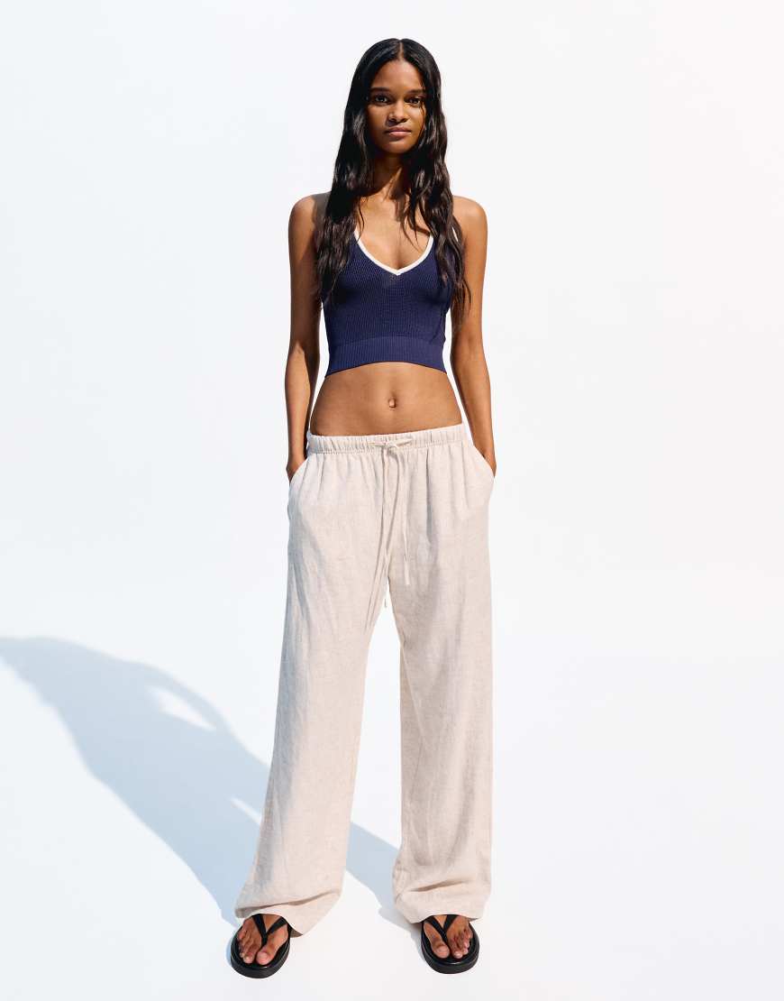 Bershka - Hose aus Leinenmix in Cremeweiß mit elastischem Taillenbund von Bershka