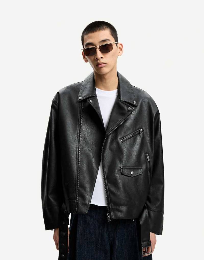 Bershka - Jacke aus Kunstleder in Schwarz von Bershka