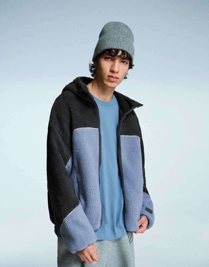 Bershka - Jacke aus Lammfellimitat in Blau von Bershka