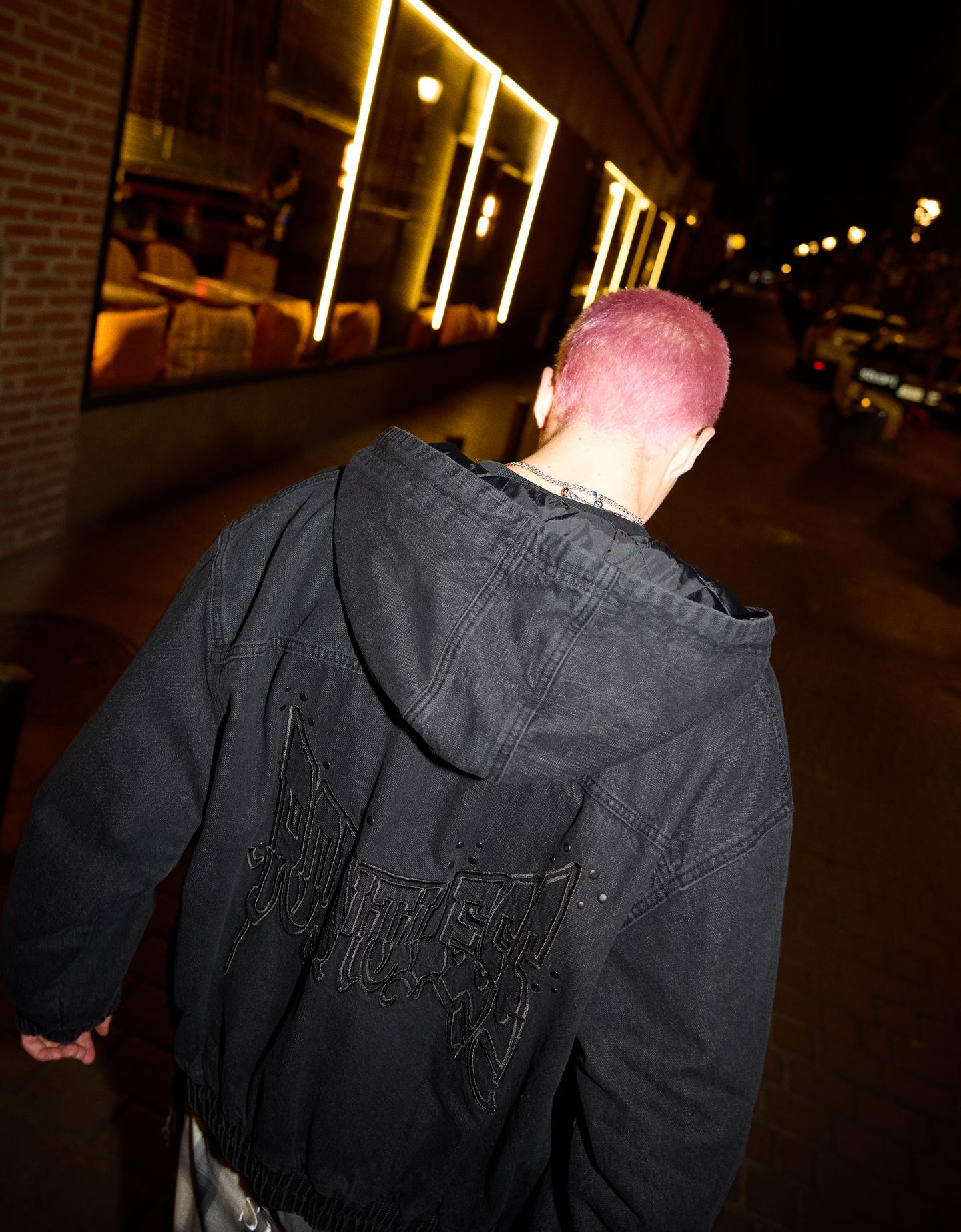 Bershka Jeansjacke Mit Nieten Herren M Schwarz von Bershka