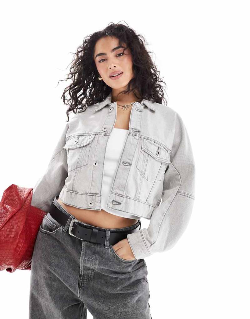 Bershka - Jeansjacke in verwaschenem Grau von Bershka