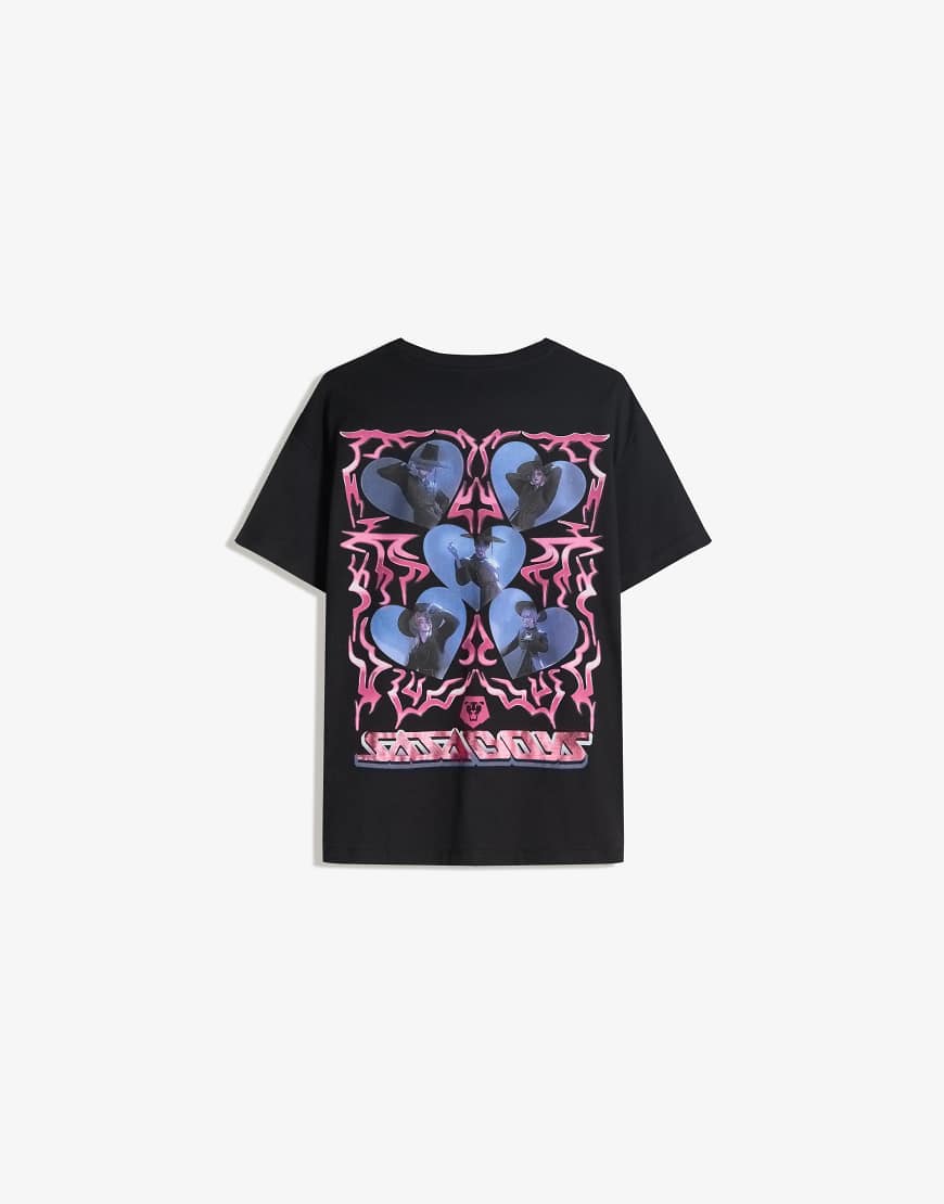 Bershka - KPop Demon Hunters Saja Boys - Kurzärmliges T-Shirt in Schwarz mit digitalem Filter-Print von Bershka