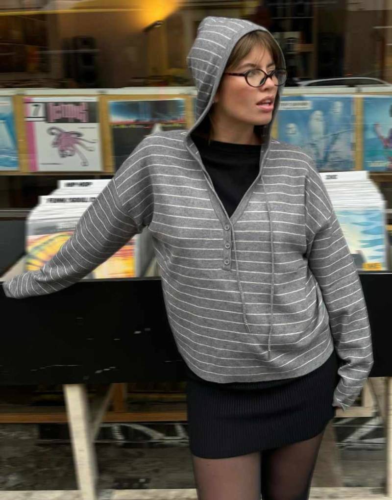 Bershka - Kapuzenpullover in Grau von Bershka