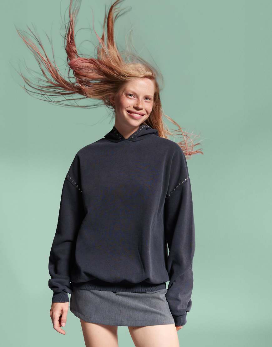 Bershka - Kapuzenpullover in verwaschenem Grau von Bershka