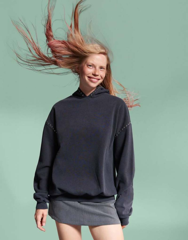 Bershka - Kapuzenpullover in verwaschenem Grau von Bershka