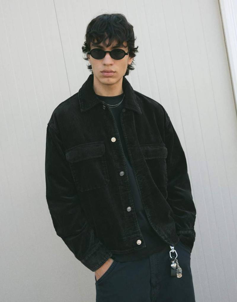Bershka - Kastige Jacke aus Cord in Schwarz von Bershka