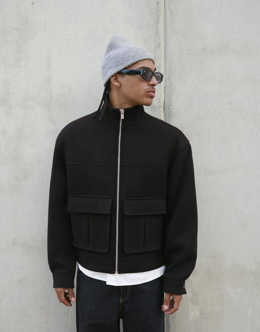 Bershka - Kastige Jacke in Schwarz mit Reißverschluss und Filzstruktur von Bershka