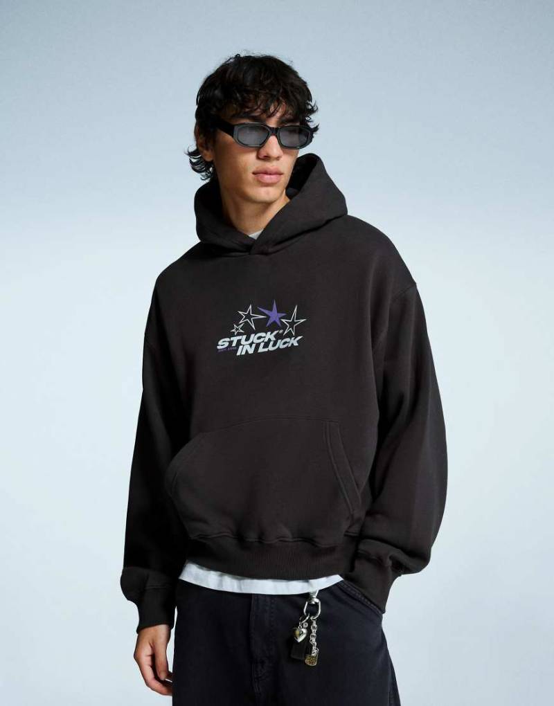 Bershka - Kastiger Kapuzenpullover in Grau mit Print-Neutral von Bershka