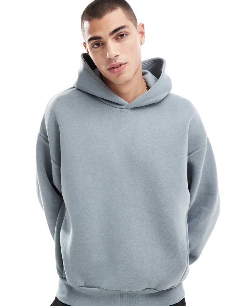 Bershka - Kastiger Kapuzenpullover in Hellblau-Grau von Bershka