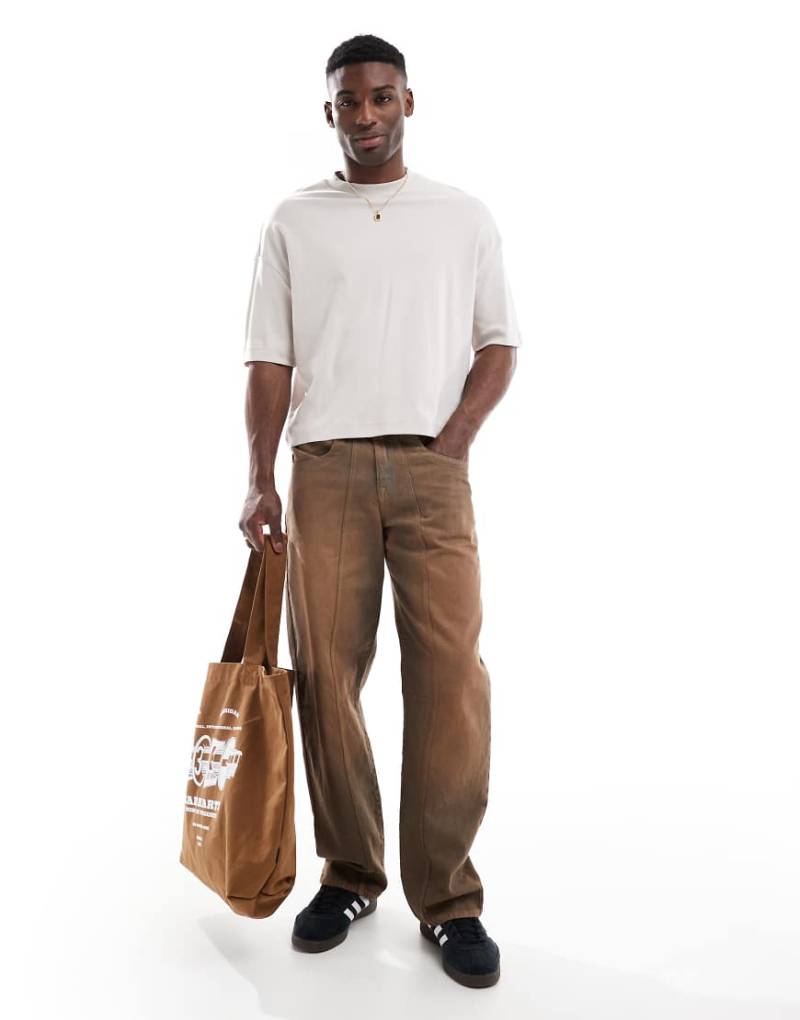 Bershka - Kastiges, kurzärmliges T-Shirt in Sand-Neutral Bershka - Kastiges, kurzärmliges T-Shirt in Sand-Neutral von Bershka