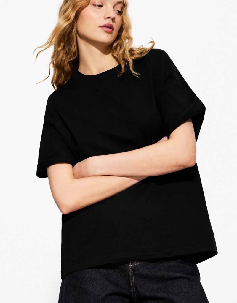 Bershka - Kurzärmliges Oversize-T-Shirt aus schwerer Baumwolle in Schwarz von Bershka
