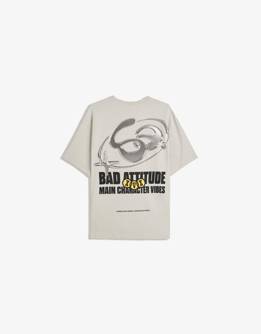 Bershka - Kurzärmliges T-Shirt in Grau mit Print von Bershka