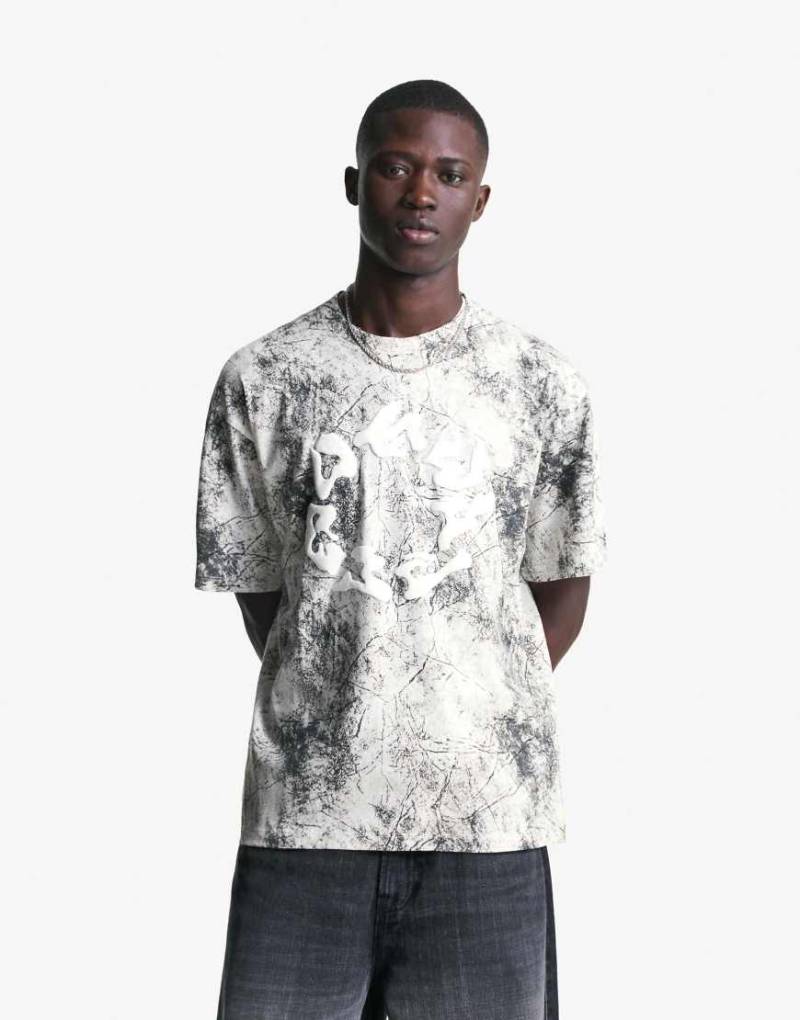 Bershka - Kurzärmliges T-Shirt in Hellgrau mit Print Bershka - Kurzärmliges T-Shirt in Hellgrau mit Print von Bershka