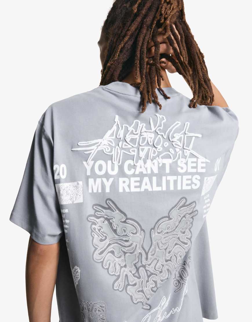 Bershka - Kurzärmliges T-Shirt in Hellgrau mit Print von Bershka