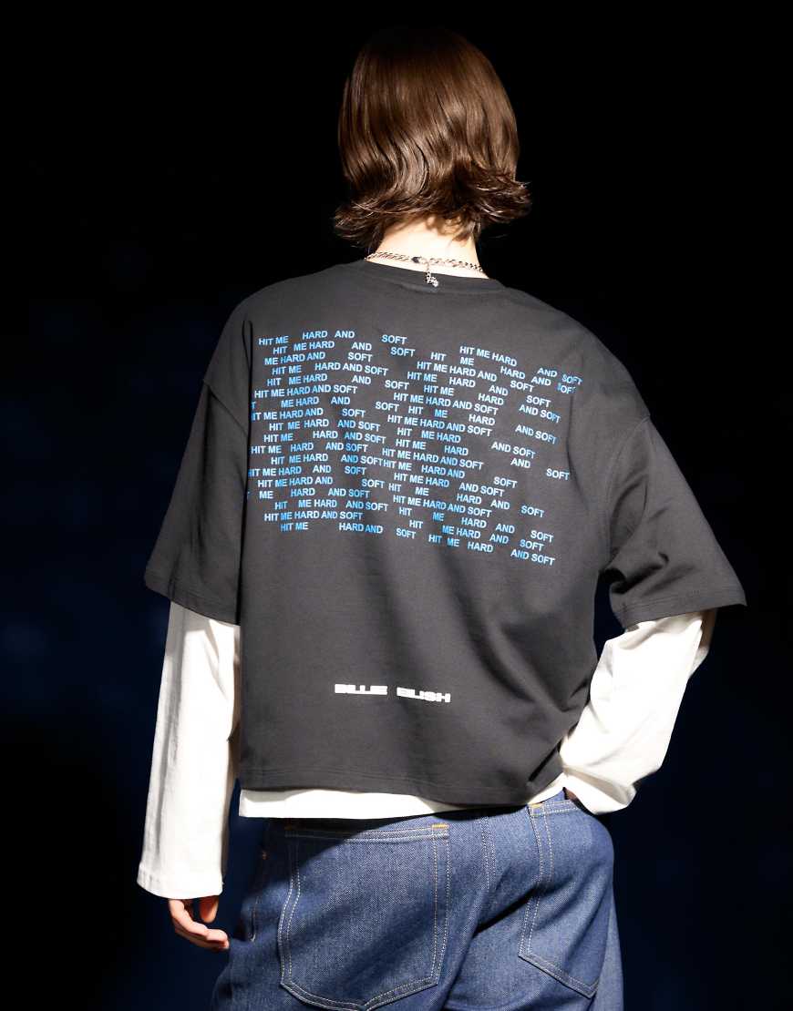 Bershka - Kurzärmliges T-Shirt in Schwarz mit Billie-Eilish-Print von Bershka