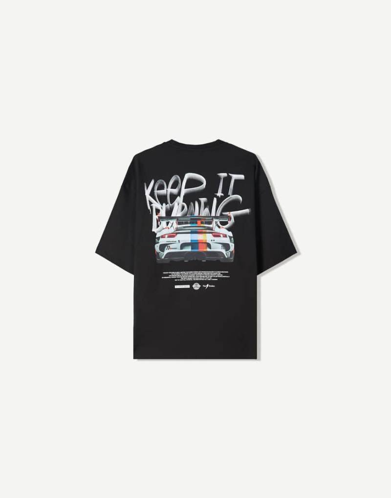 Bershka - Kurzärmliges T-Shirt in Schwarz mit Print Bershka - Kurzärmliges T-Shirt in Schwarz mit Print von Bershka