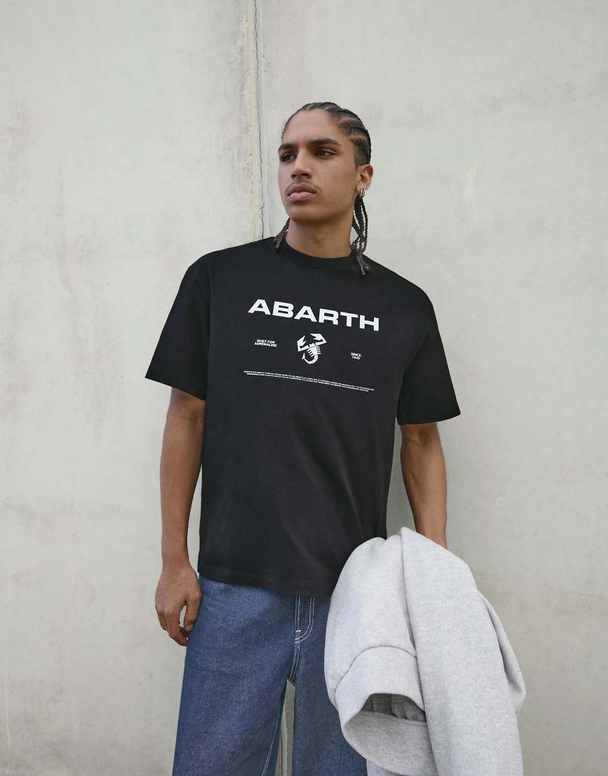 Bershka - Kurzärmliges T-Shirt in Schwarz mit Racing-Abarth-Print von Bershka