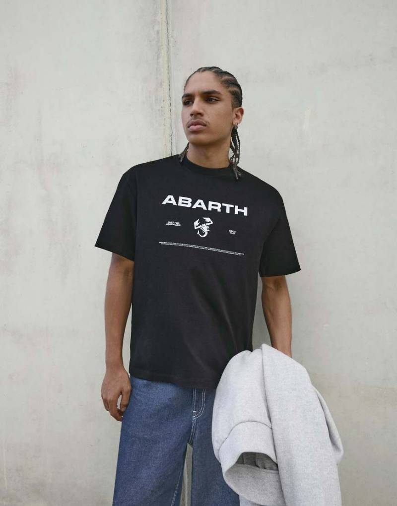 Bershka - Kurzärmliges T-Shirt in Schwarz mit Racing-Abarth-Print von Bershka