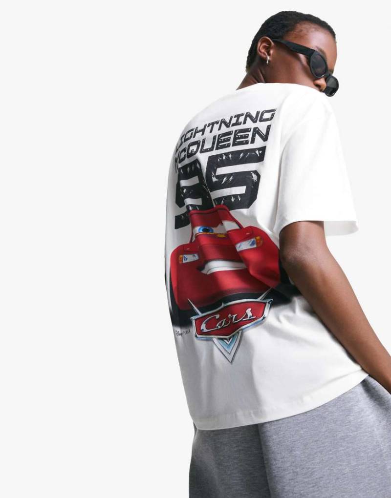 Bershka - Kurzärmliges T-Shirt in Weiß mit „Cars"-Grafikprint von Bershka