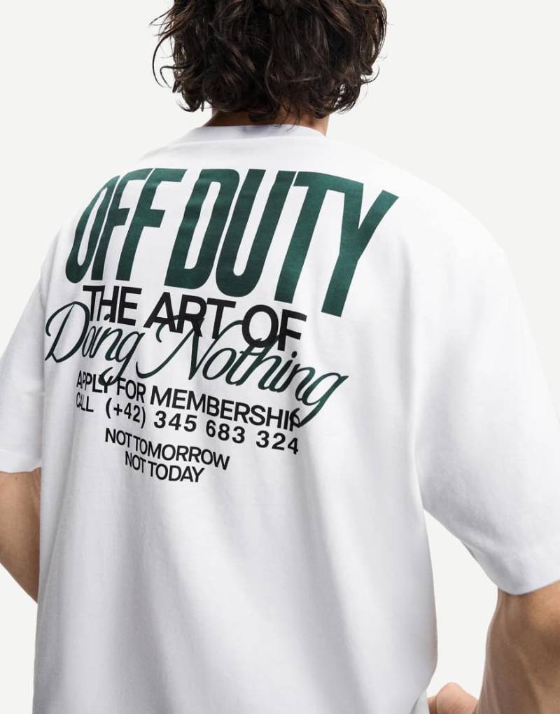 Bershka - Kurzärmliges T-Shirt in Weiß mit Print von Bershka