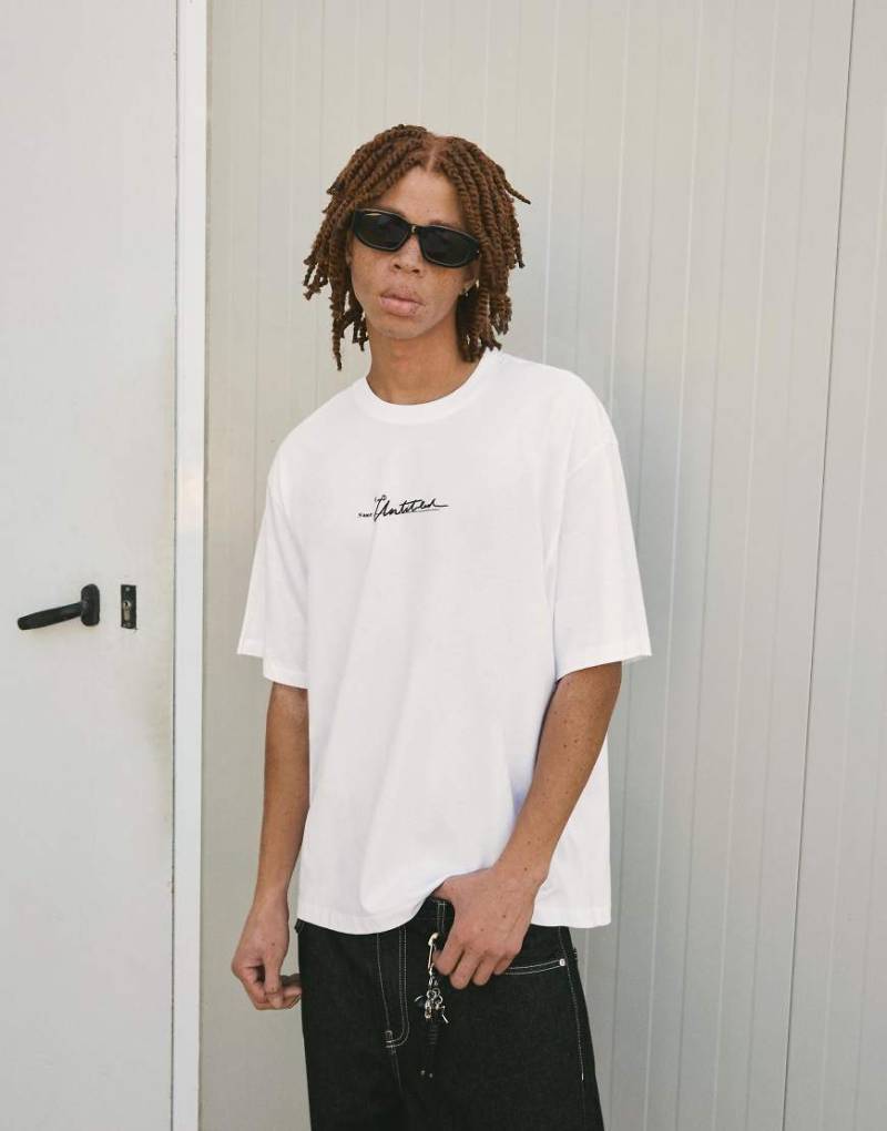 Bershka - Kurzärmliges T-Shirt in Weiß mit Print von Bershka