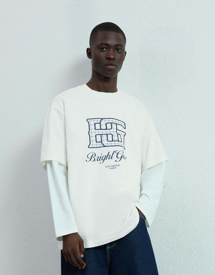 Bershka - Kurzärmliges T-Shirt in Weiß mit Print von Bershka