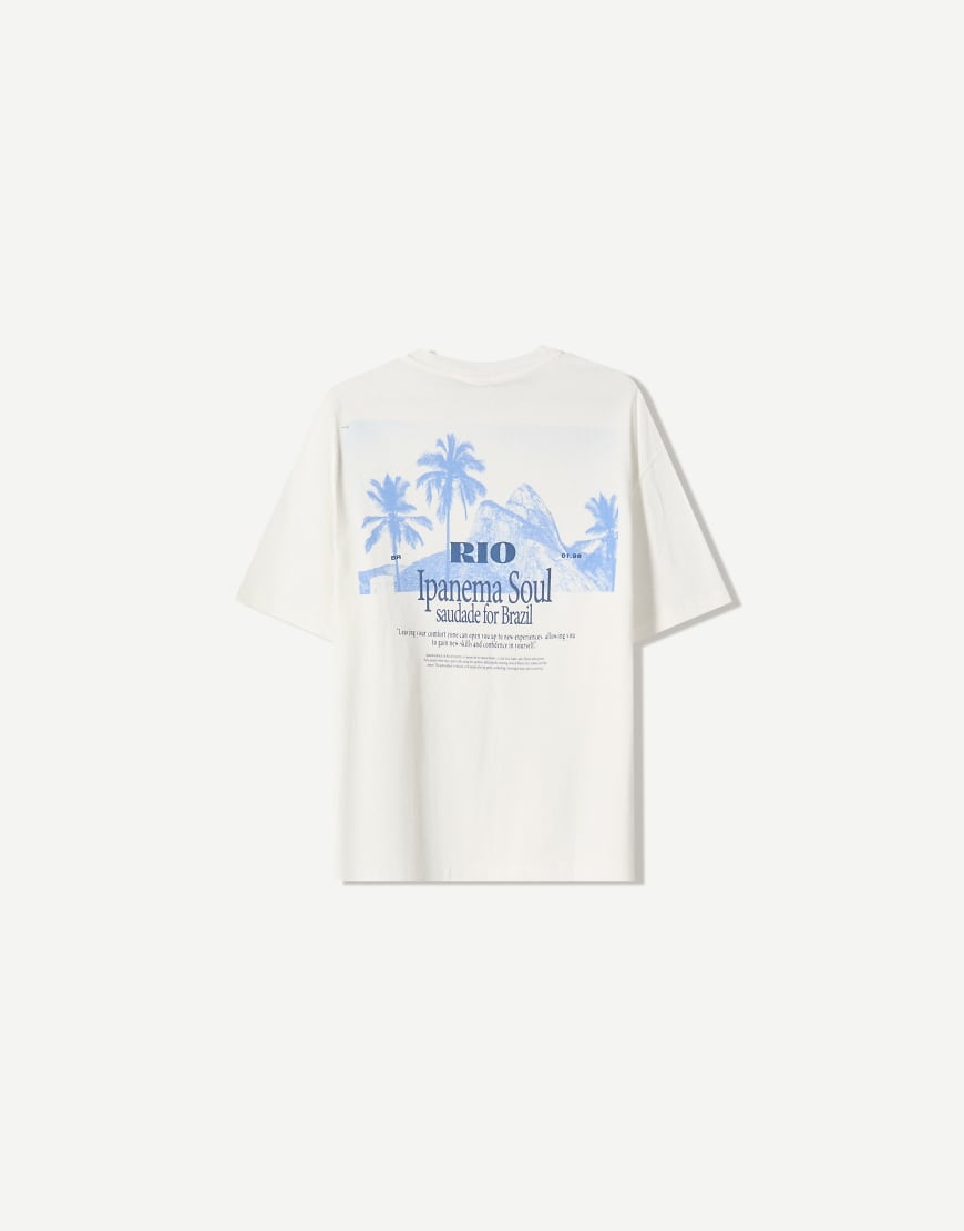 Bershka - Kurzärmliges T-Shirt in Weiß mit Print von Bershka