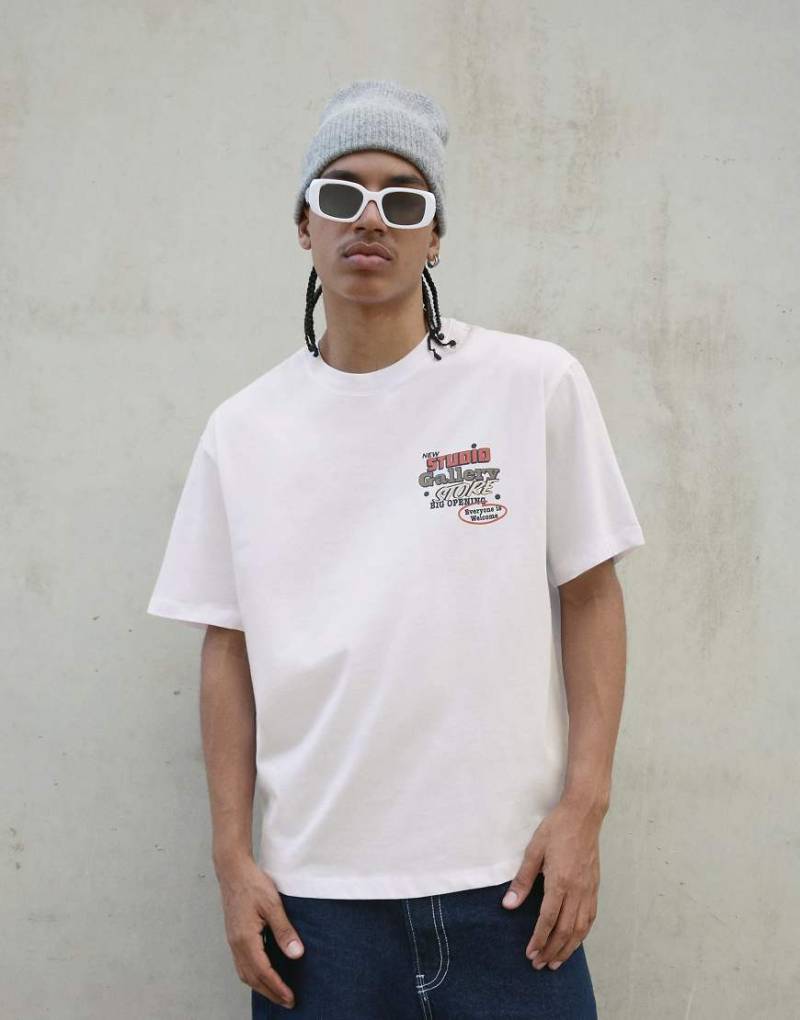 Bershka - Kurzärmliges T-Shirt in Weiß mit Print von Bershka