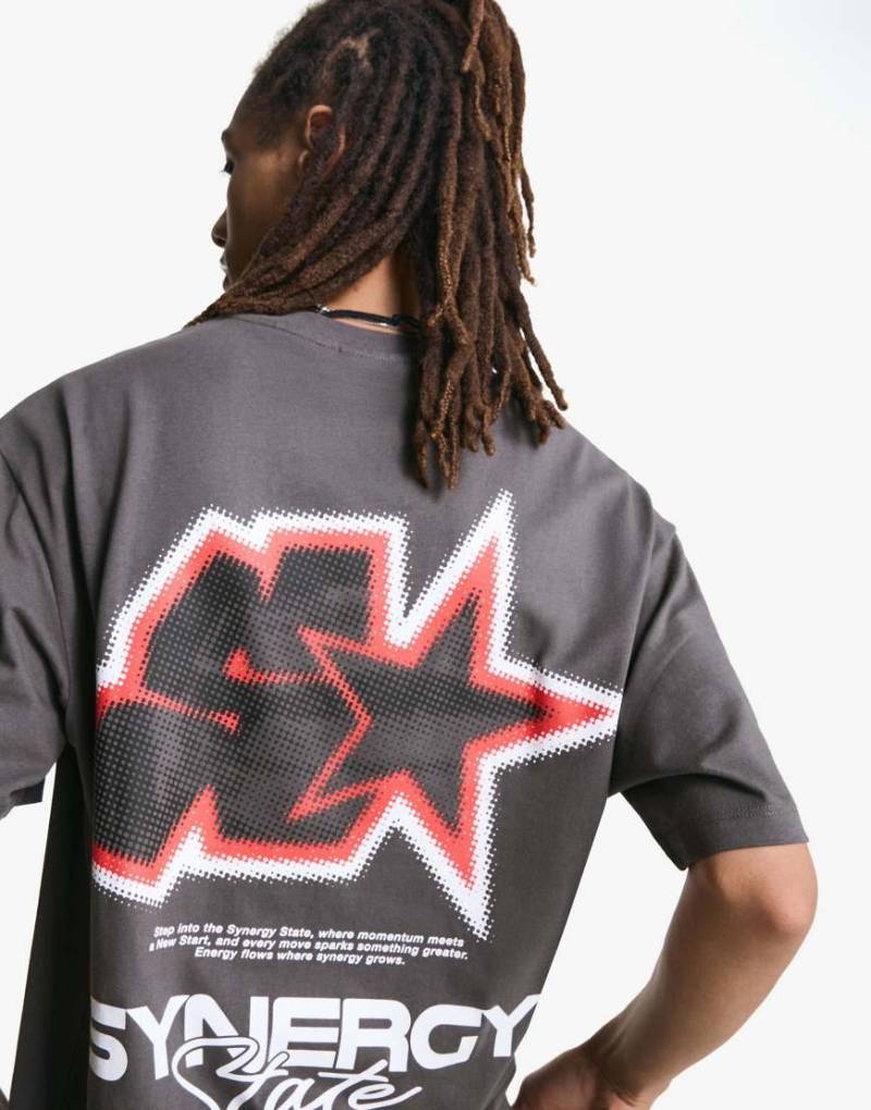 Bershka - Kurzärmliges T-Shirt in gewaschenem Grau mit Print von Bershka